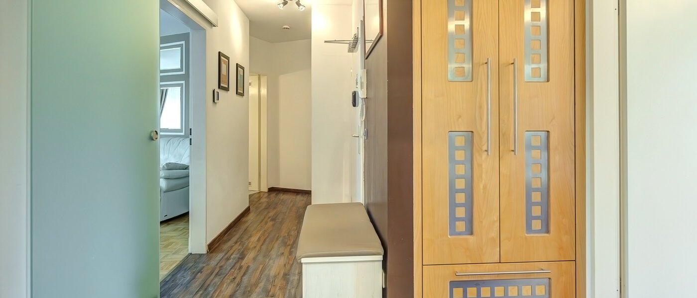 マンション Poing 04 玄関入り口 13482