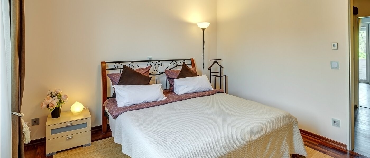 マンション Poing 02 1. 寝室 13482