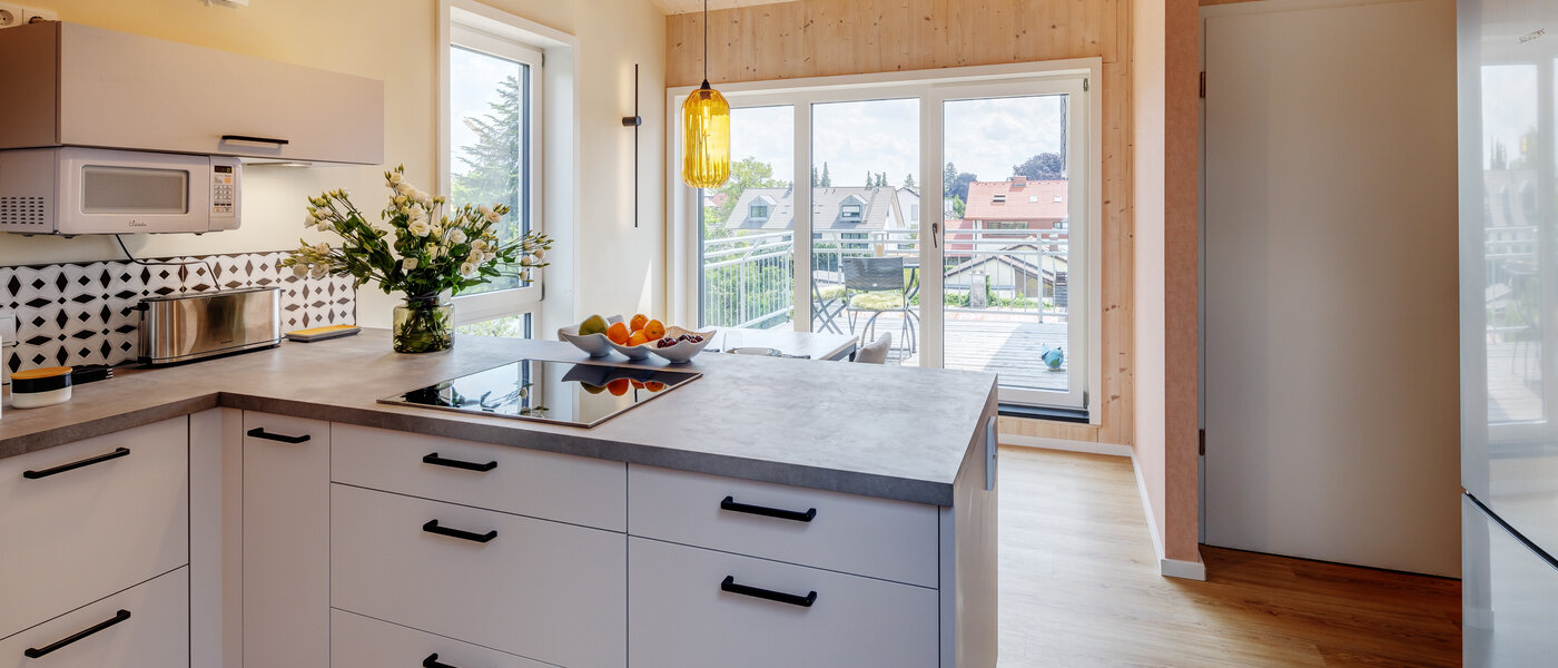 アティック・フラット（屋根裏） München Berg am Laim 04 キッチン 13504