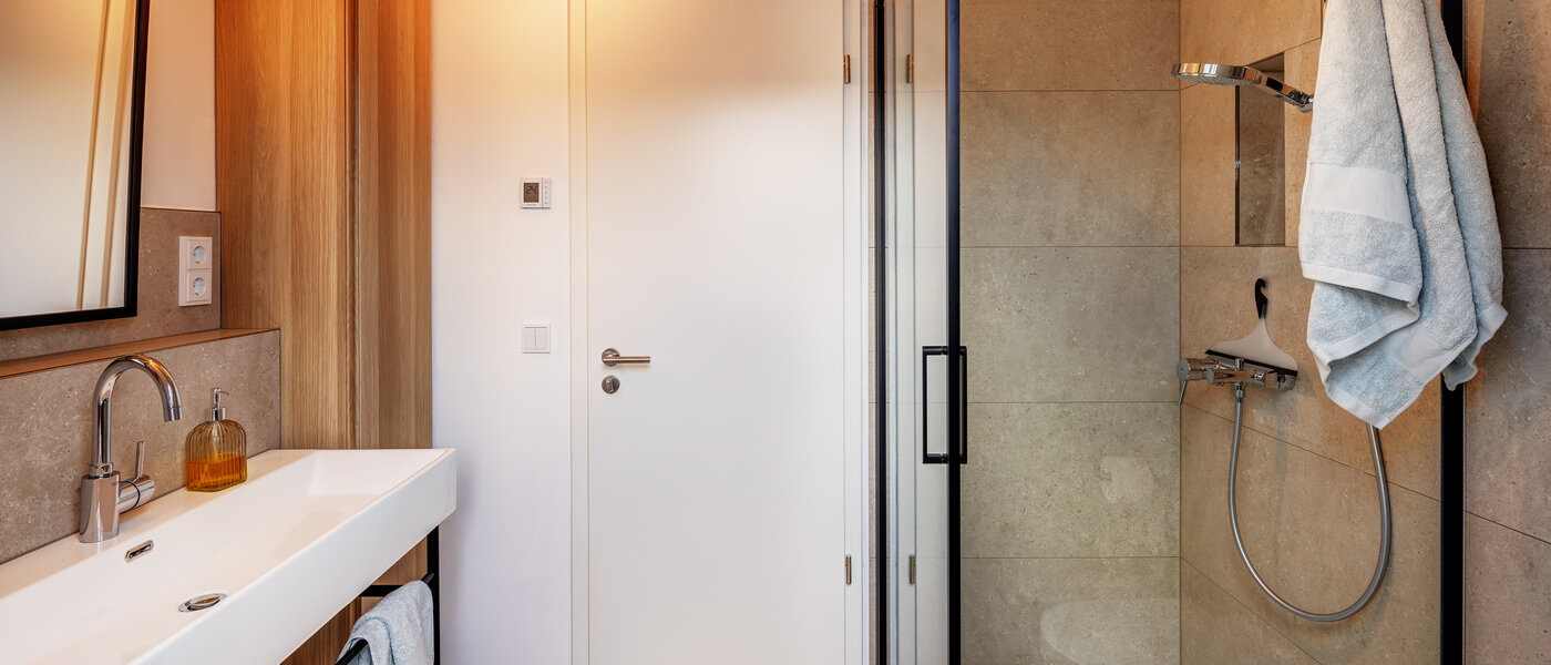 アティック・フラット（屋根裏） München Berg am Laim 04 浴室 13504