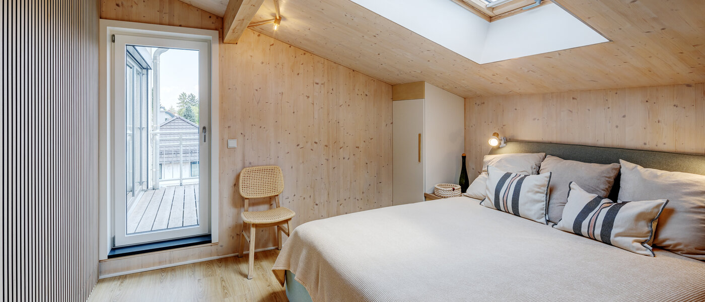 アティック・フラット（屋根裏） München Berg am Laim 01 寝室 13504