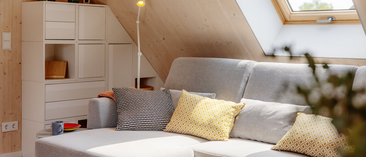 アティック・フラット（屋根裏） München Berg am Laim 05 リビングエリア 13504