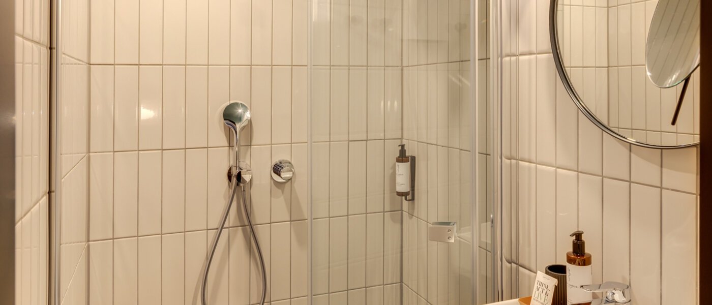 メゾネット・マンション（複数階にわたるマンション） München Neuperlach 01 ２つめの浴室 13536