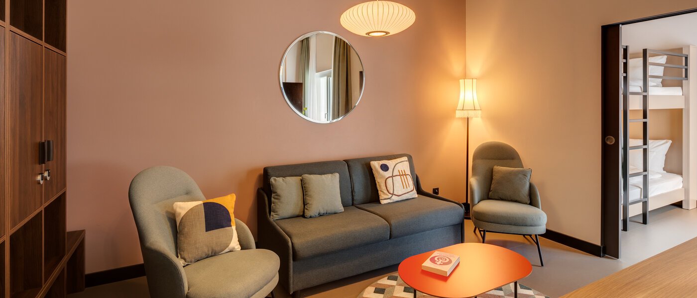 メゾネット・マンション（複数階にわたるマンション） München Neuperlach 01 リビングエリア 13536