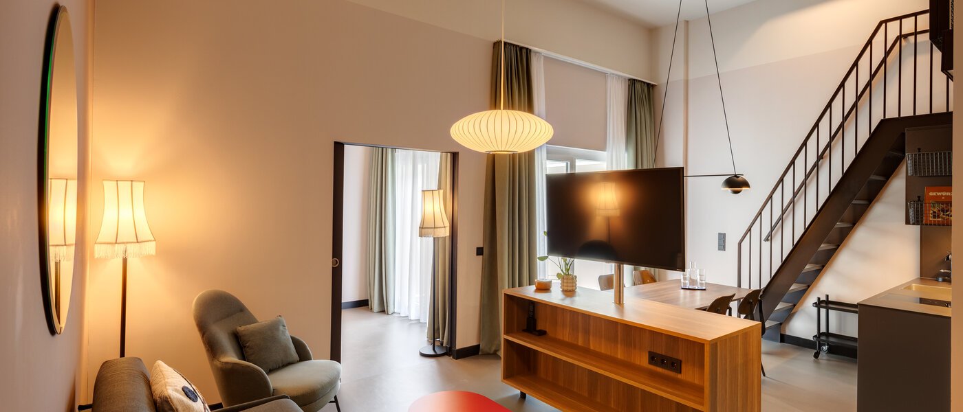 メゾネット・マンション（複数階にわたるマンション） München Neuperlach 02 リビングエリア 13536