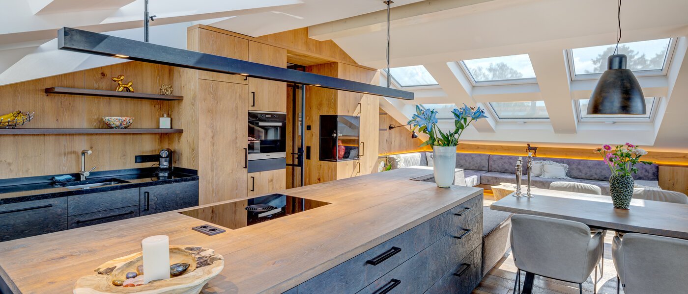 アティック・フラット（屋根裏） Holzkirchen 01 キッチン 13582