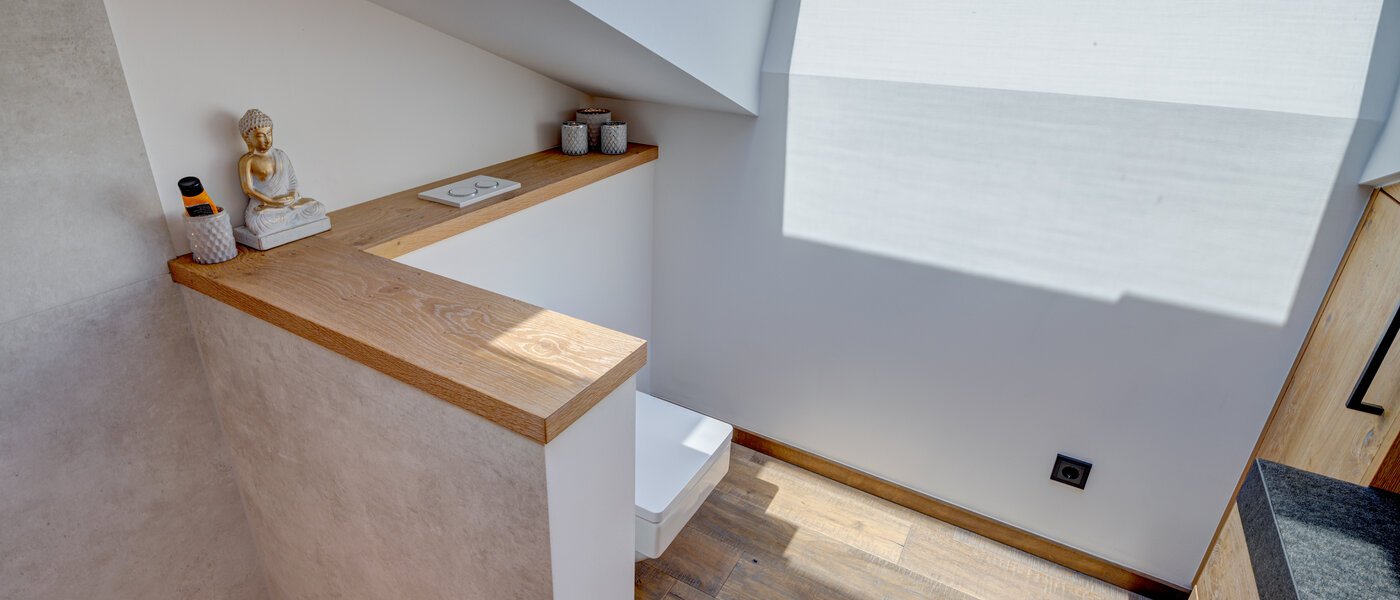 アティック・フラット（屋根裏） Holzkirchen 04 浴室 13582