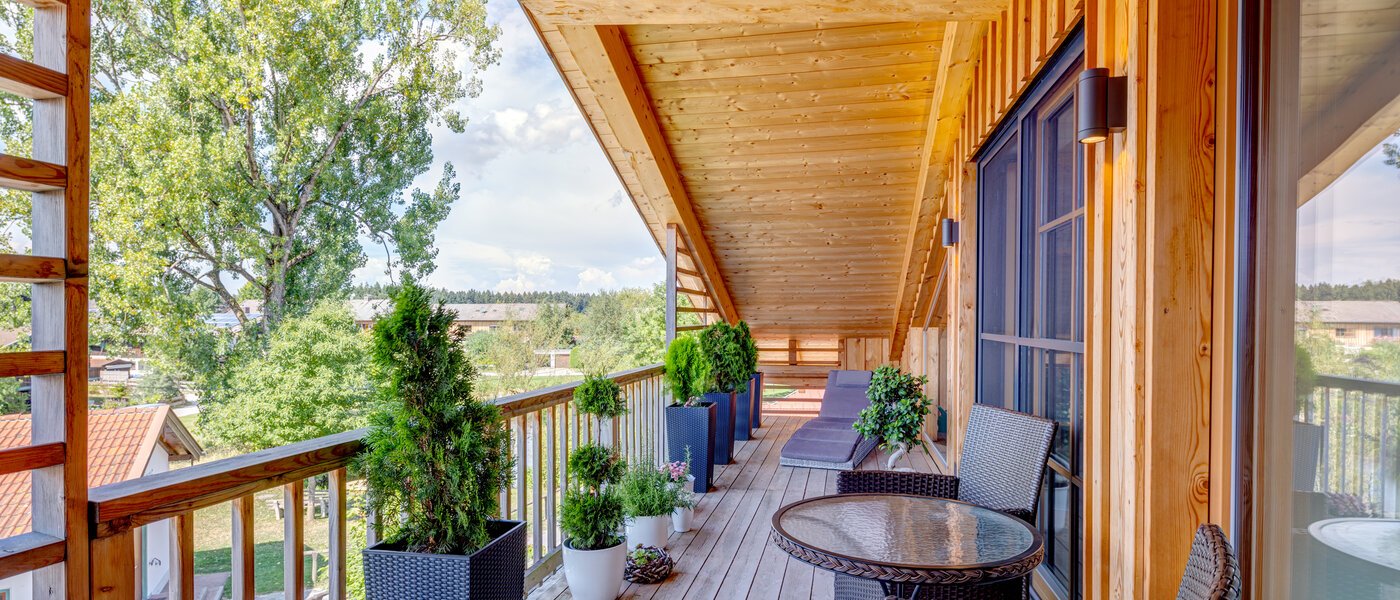 アティック・フラット（屋根裏） Holzkirchen 01 ベランダ 13582