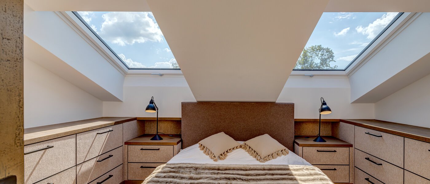 アティック・フラット（屋根裏） Holzkirchen 01 寝室 13582