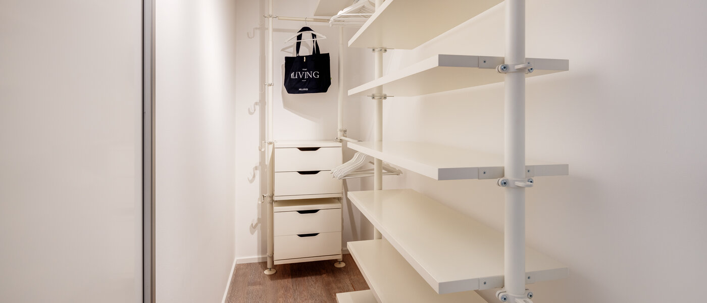 マンション München Bogenhausen 01 ウォークイン・カップボード 13604