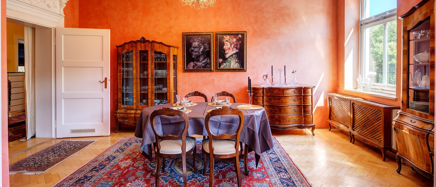 マンション München Bogenhausen 03 リビングエリア 13612