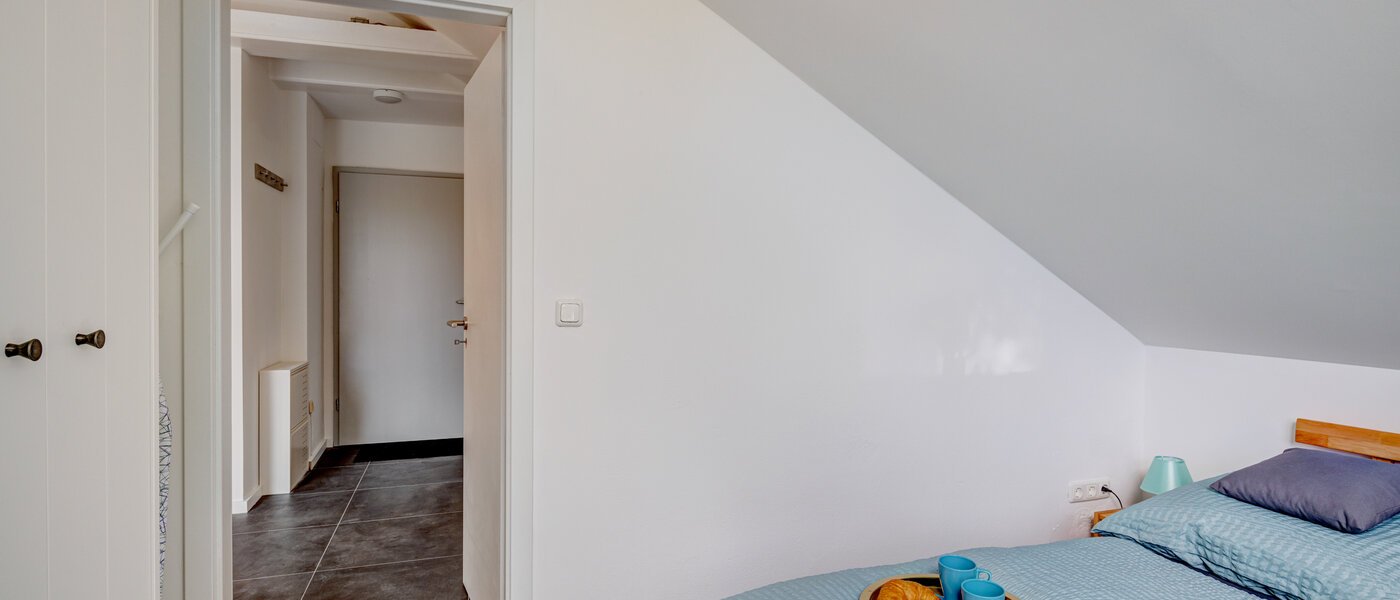 アティック・フラット（屋根裏） München Waldtrudering 03 寝室 13621