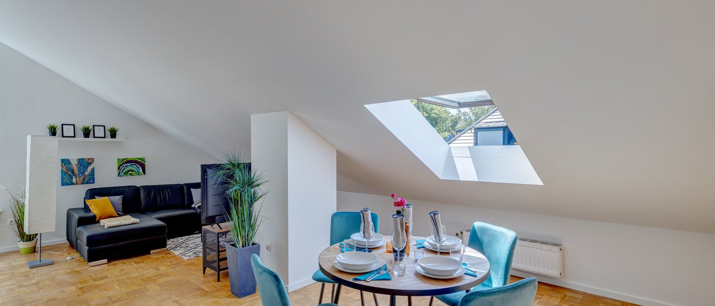 アティック・フラット（屋根裏） München Waldtrudering 01 リビングエリア 13621