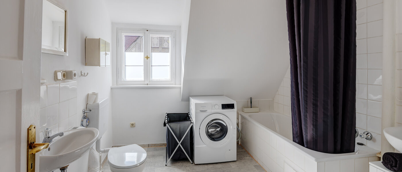 アティック・フラット（屋根裏） München Nymphenburg 01 浴室 13654