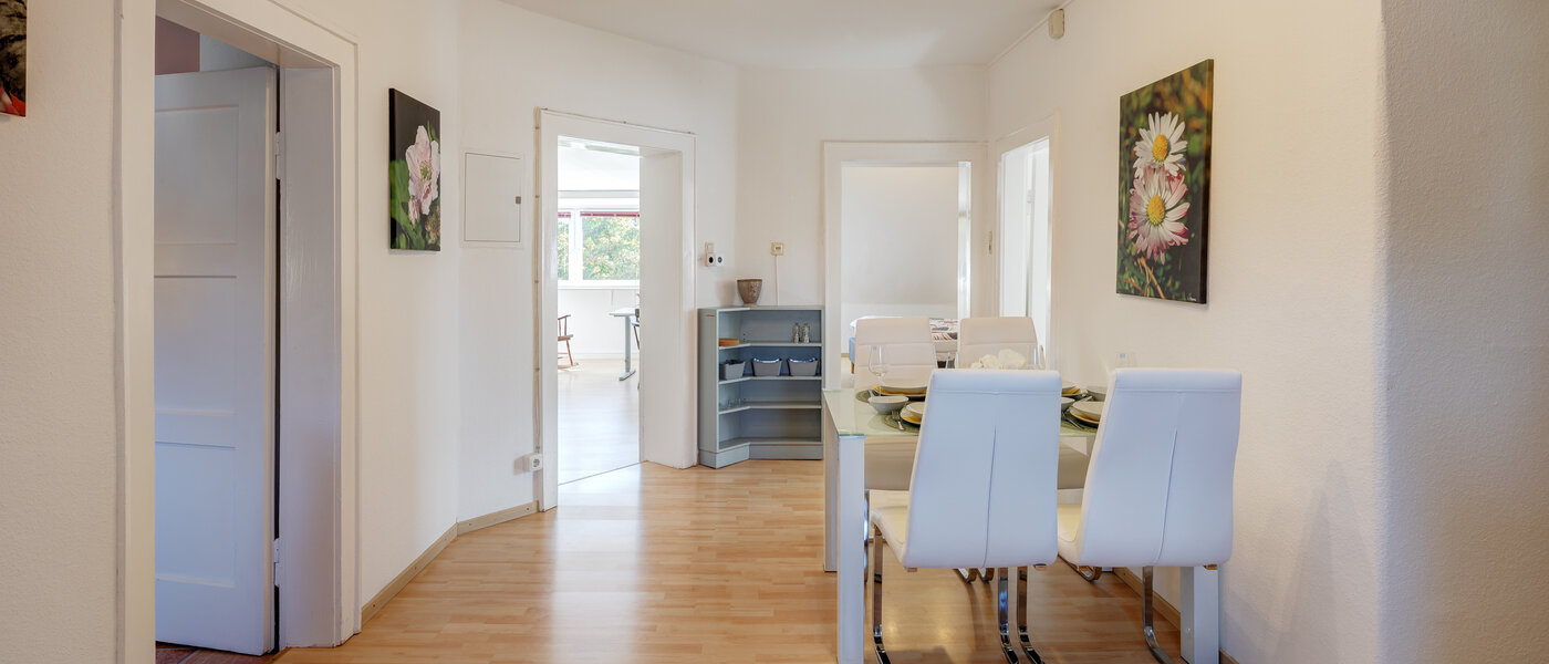 アティック・フラット（屋根裏） München Nymphenburg 03 玄関入り口 13654