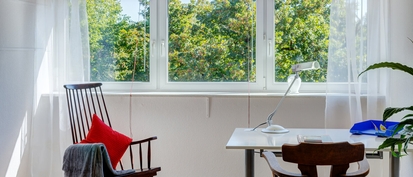 アティック・フラット（屋根裏） München Nymphenburg 01 リビングエリア 13654