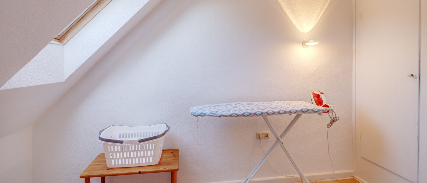 アティック・フラット（屋根裏） München Nymphenburg 02 家事室 13654