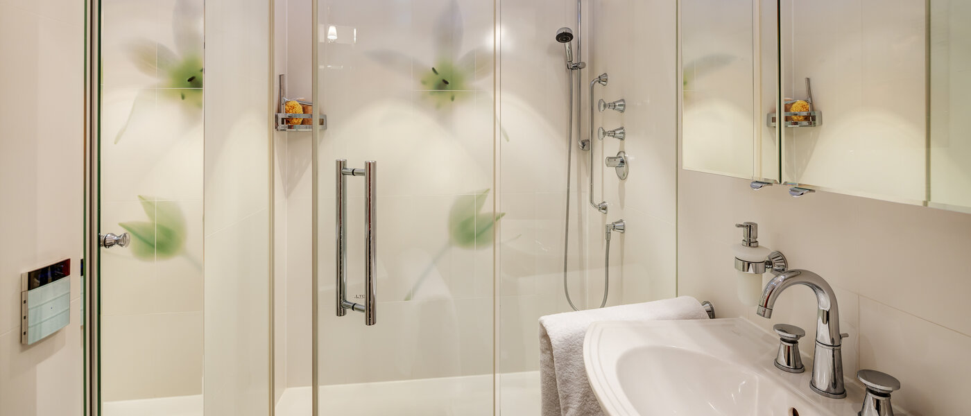 アティック・フラット（屋根裏） München Solln 01 浴室 13669