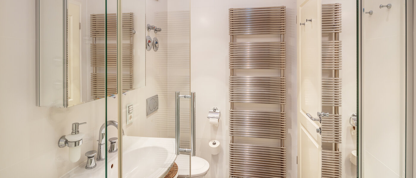 アティック・フラット（屋根裏） München Solln 04 浴室 13669