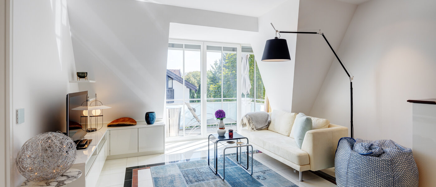 アティック・フラット（屋根裏） München Solln 01 リビングルーム 13669
