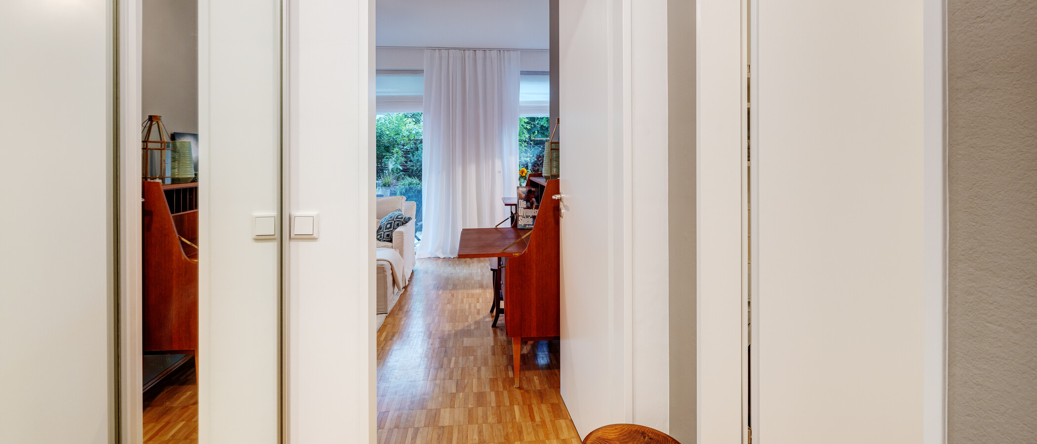 マンション München Schwabing-West (rund um den Hohenzollernplatz) 01 玄関入り口 13671