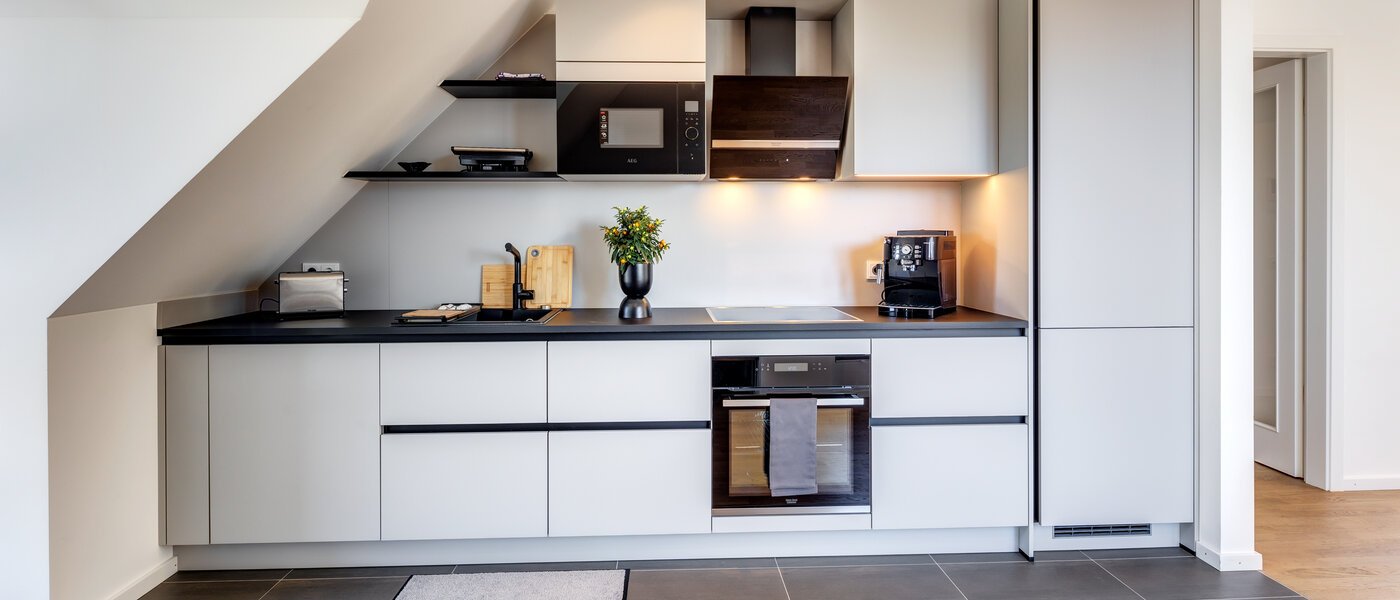 アティック・フラット（屋根裏） Aschheim 01 キッチン 13679