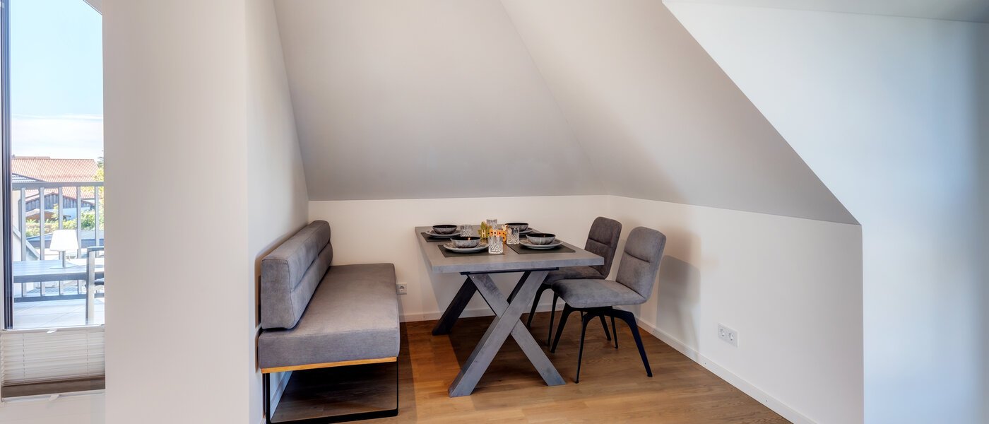 アティック・フラット（屋根裏） Aschheim 03 キッチン 13679