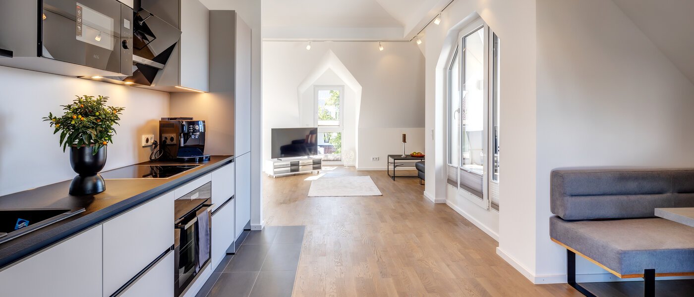 アティック・フラット（屋根裏） Aschheim 04 キッチン 13679