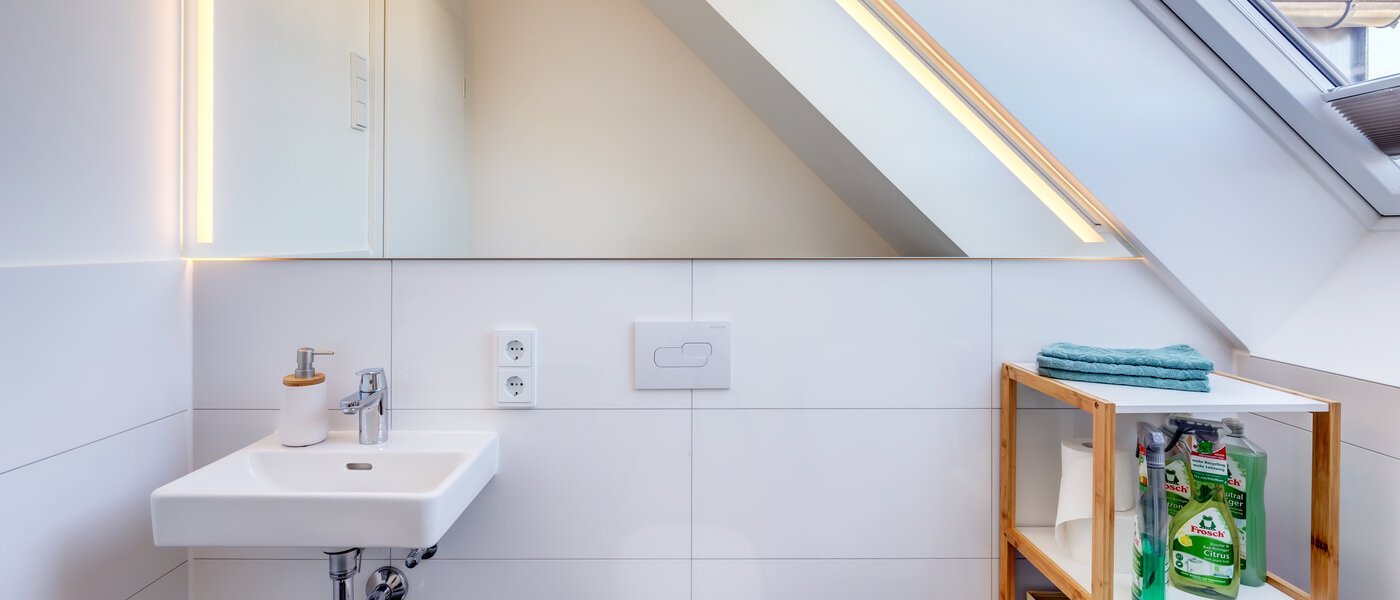 アティック・フラット（屋根裏） Aschheim 02 ゲスト用 WC 13679