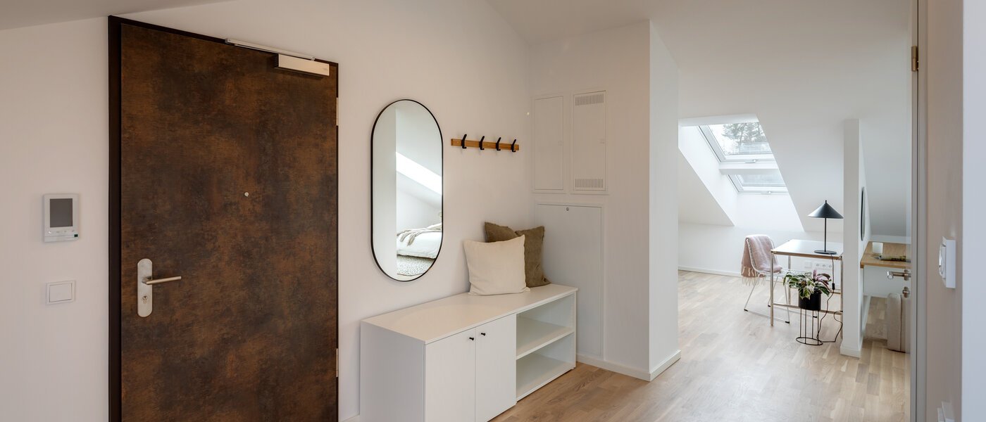 アティック・フラット（屋根裏） Haar 01 玄関入り口 13695