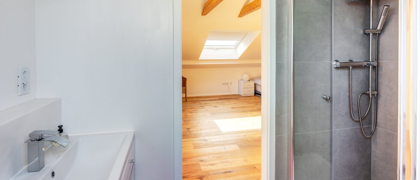 テラスハウス角住宅 Eichenau 01 ２つめの浴室 13696