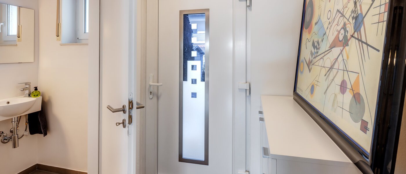 テラスハウス角住宅 Eichenau 02 玄関入り口 13696