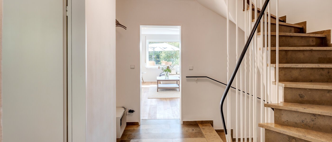 テラスハウス角住宅 Eichenau 03 玄関入り口 13696