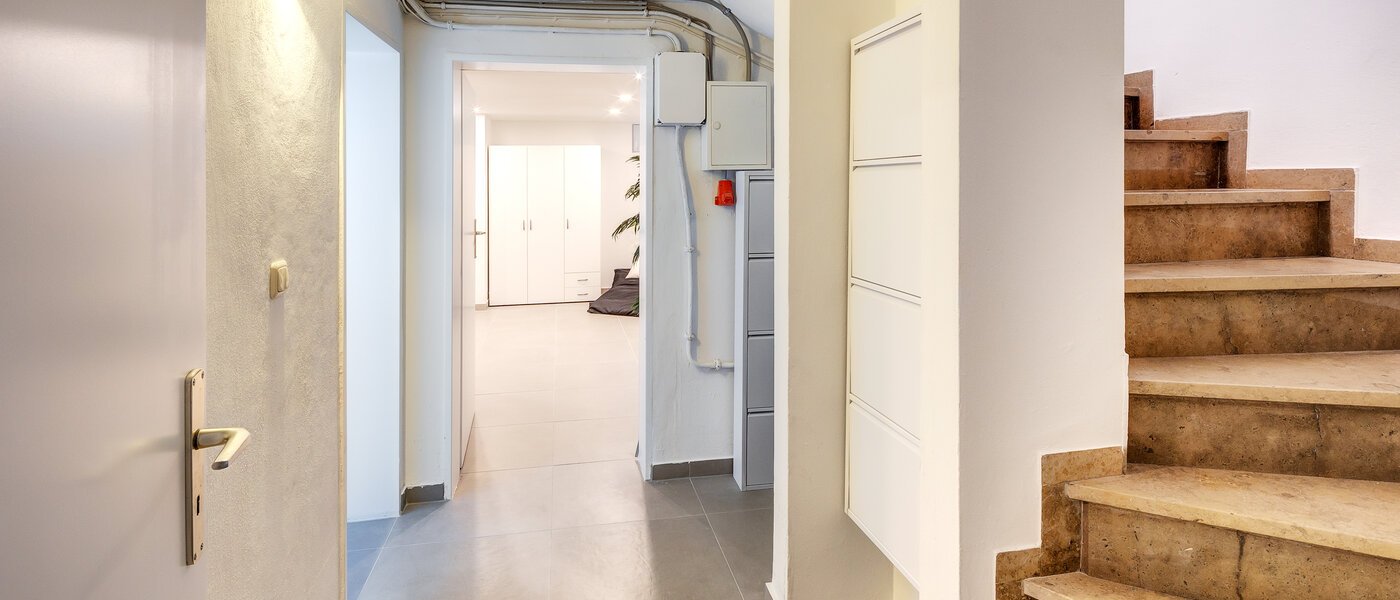 テラスハウス角住宅 Eichenau 04 玄関入り口 13696