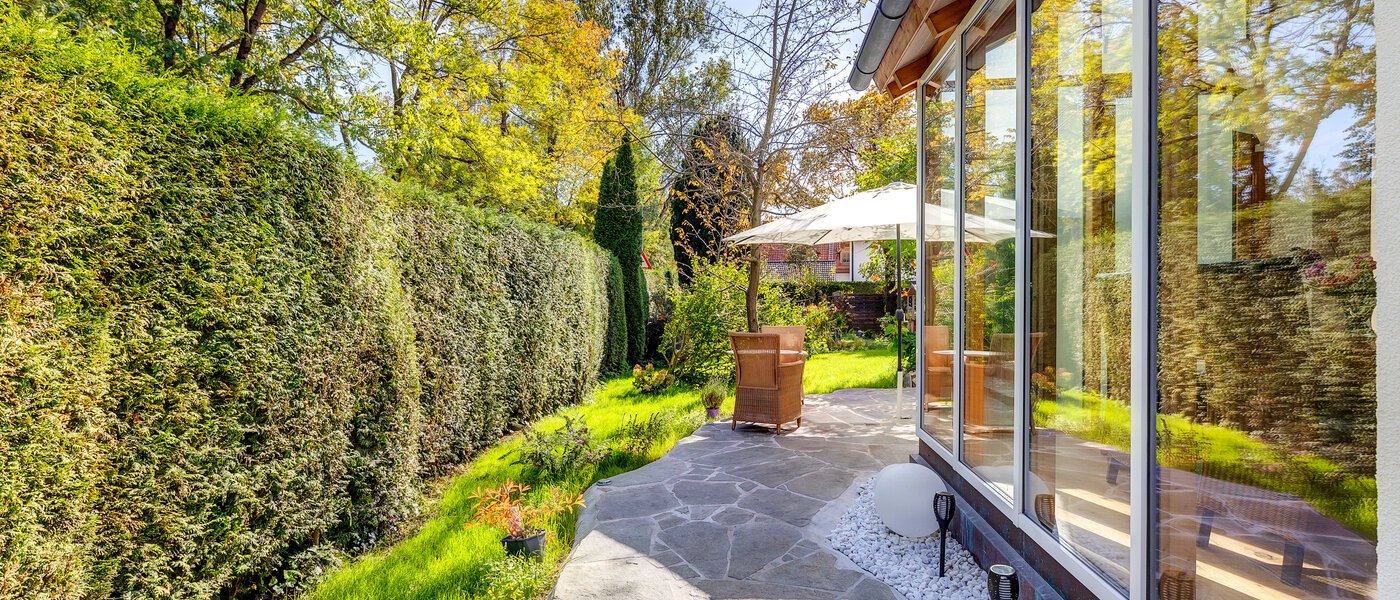 テラスハウス角住宅 Eichenau 04 テラス・ポーチ 13696