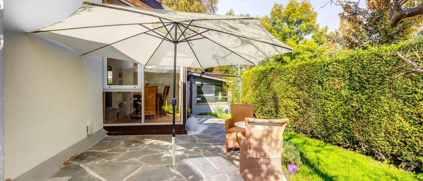 テラスハウス角住宅 Eichenau 05 テラス・ポーチ 13696