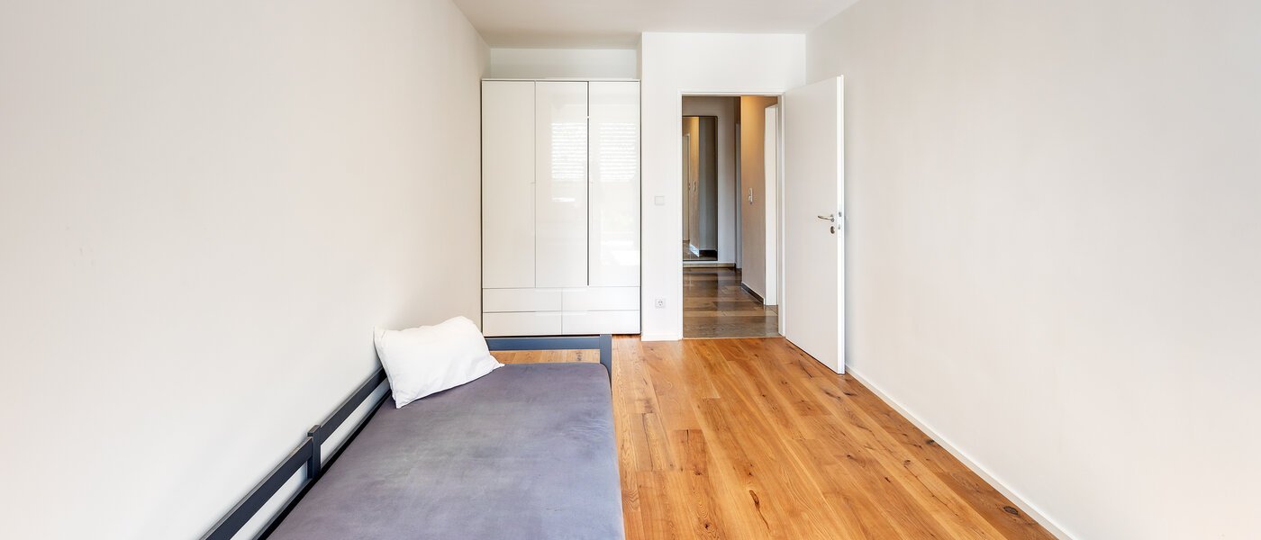 テラスハウス角住宅 Eichenau 03 2.　寝室 13696