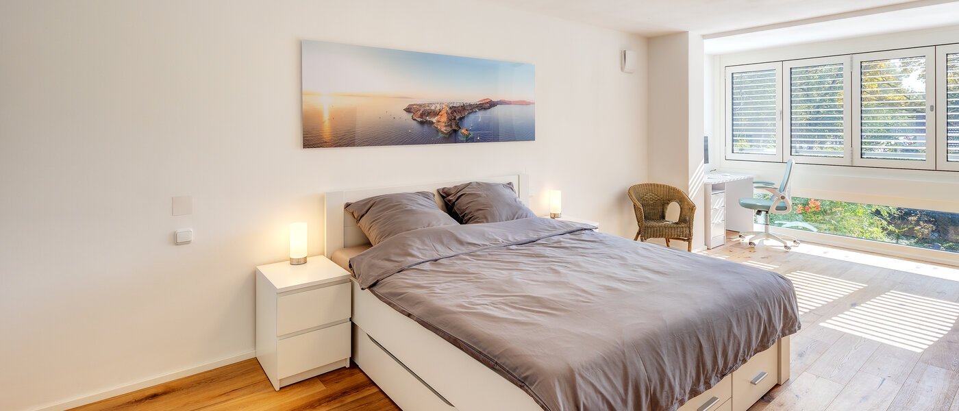 テラスハウス角住宅 Eichenau 01 1. 寝室 13696