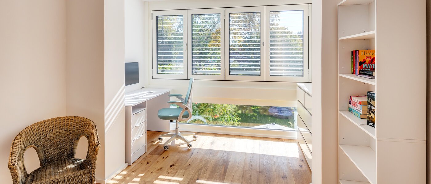 テラスハウス角住宅 Eichenau 02 1. 寝室 13696