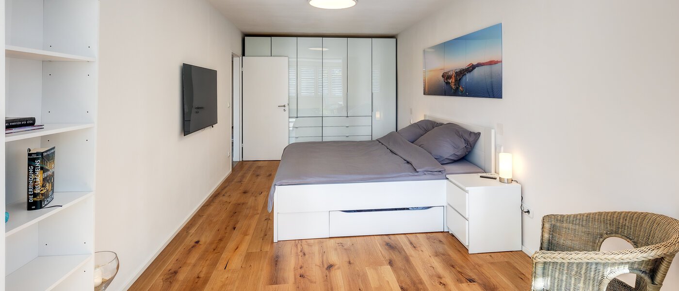 テラスハウス角住宅 Eichenau 03 1. 寝室 13696