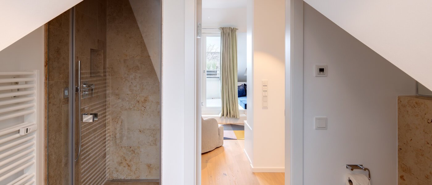 メゾネット・マンション（複数階にわたるマンション） München Altbogenhausen 02 ２つめの浴室 13706