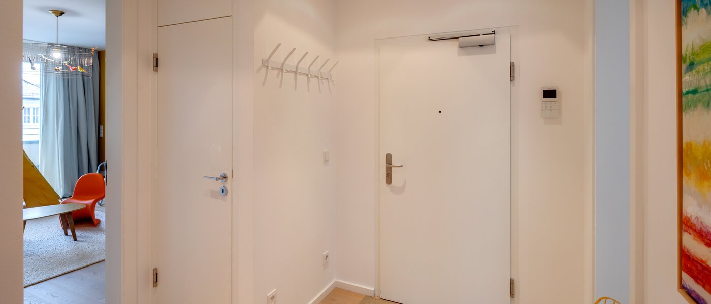 メゾネット・マンション（複数階にわたるマンション） München Altbogenhausen 02 玄関入り口 13706