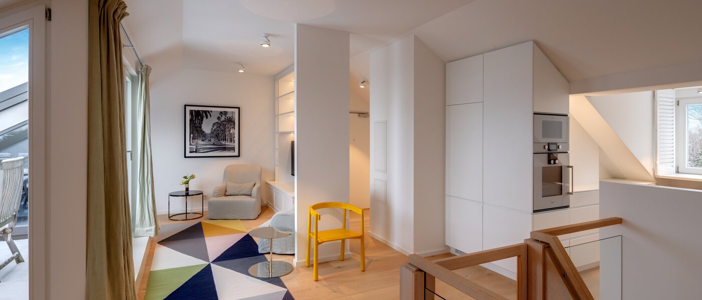 メゾネット・マンション（複数階にわたるマンション） München Altbogenhausen 01 リビングエリア 13706