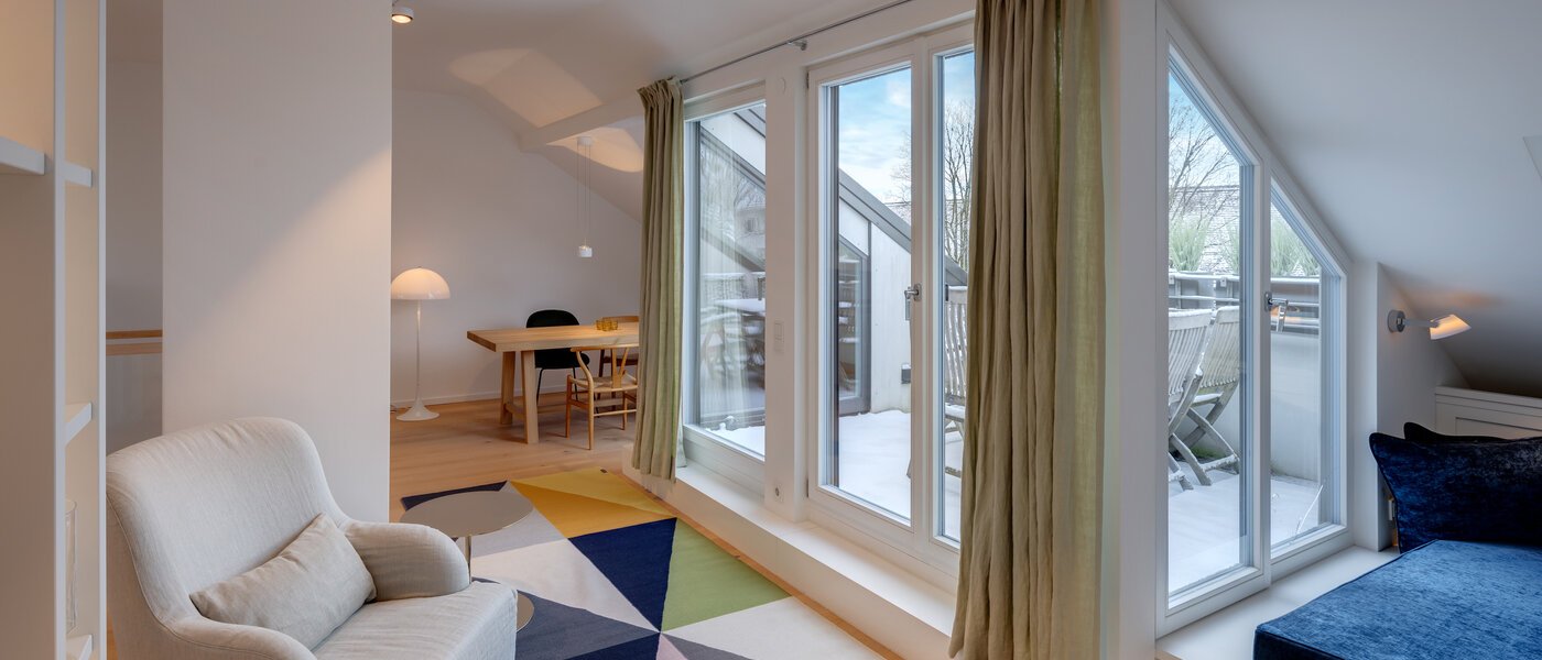 メゾネット・マンション（複数階にわたるマンション） München Altbogenhausen 06 リビングエリア 13706