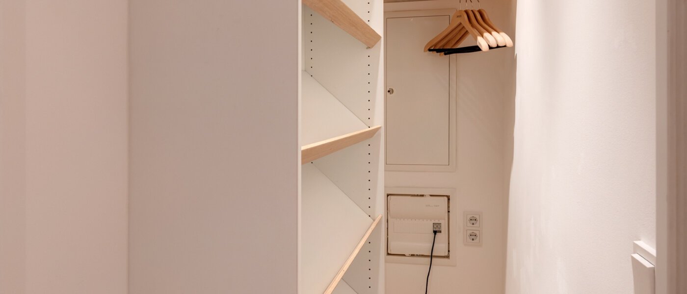 メゾネット・マンション（複数階にわたるマンション） München Altbogenhausen 01 ウォークイン・カップボード 13706