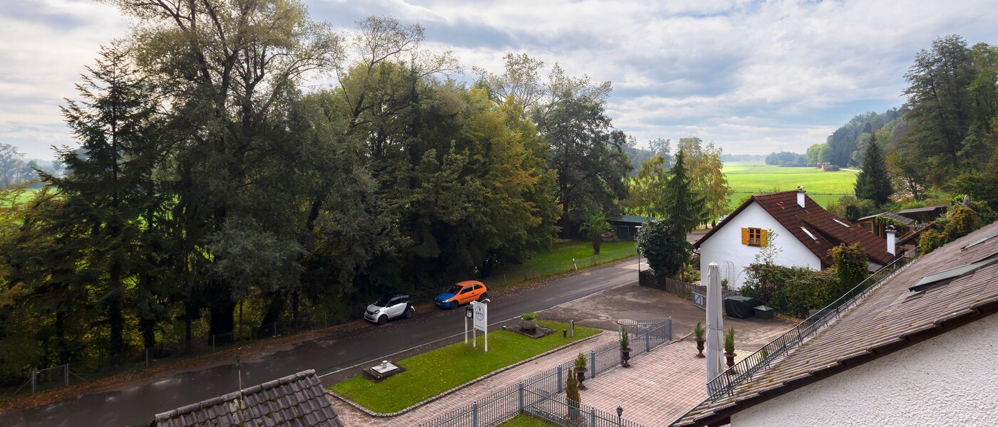 アティック・フラット（屋根裏） Eching 01 物件からの眺め 13716