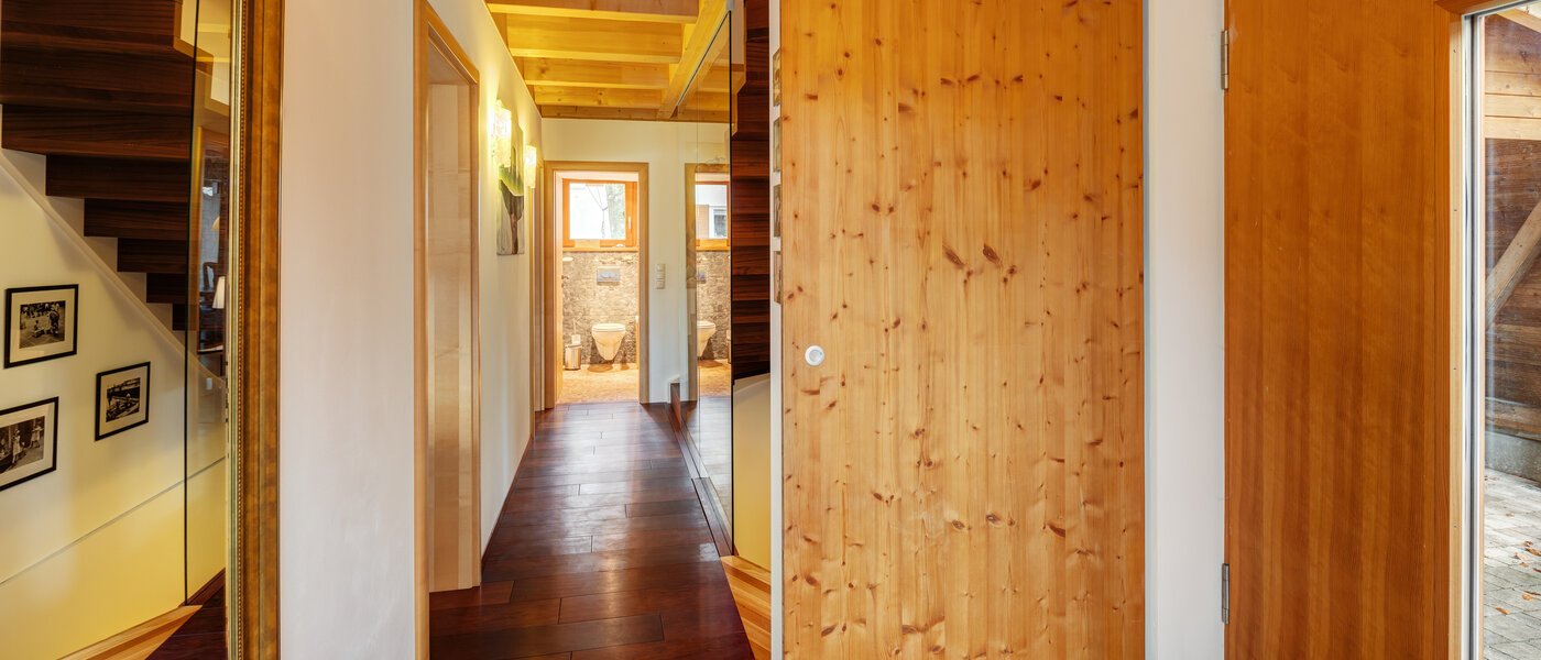 一戸建て Oberhaching 01 玄関入り口 13766