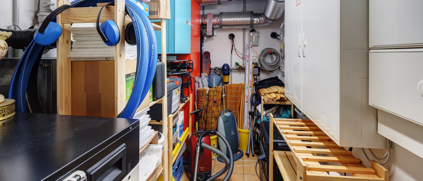 一戸建て Oberhaching 01 貯蔵室 13766