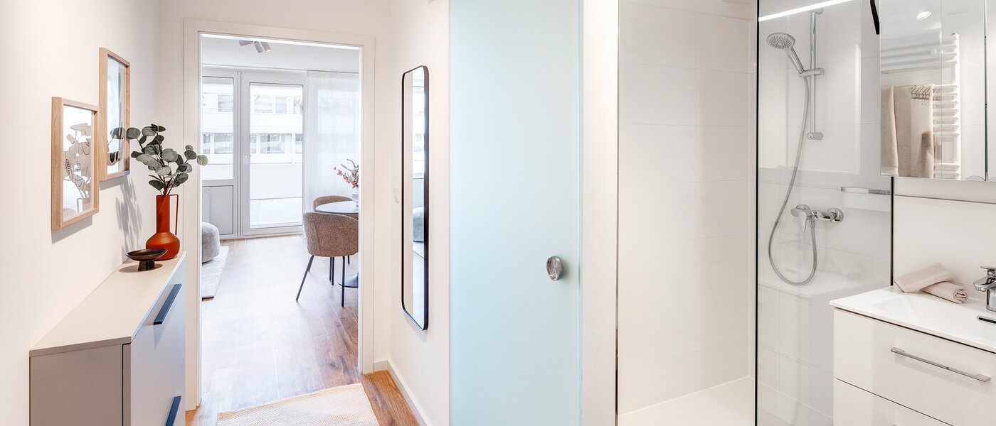 マンション München Neuhausen 02 玄関入り口 13806