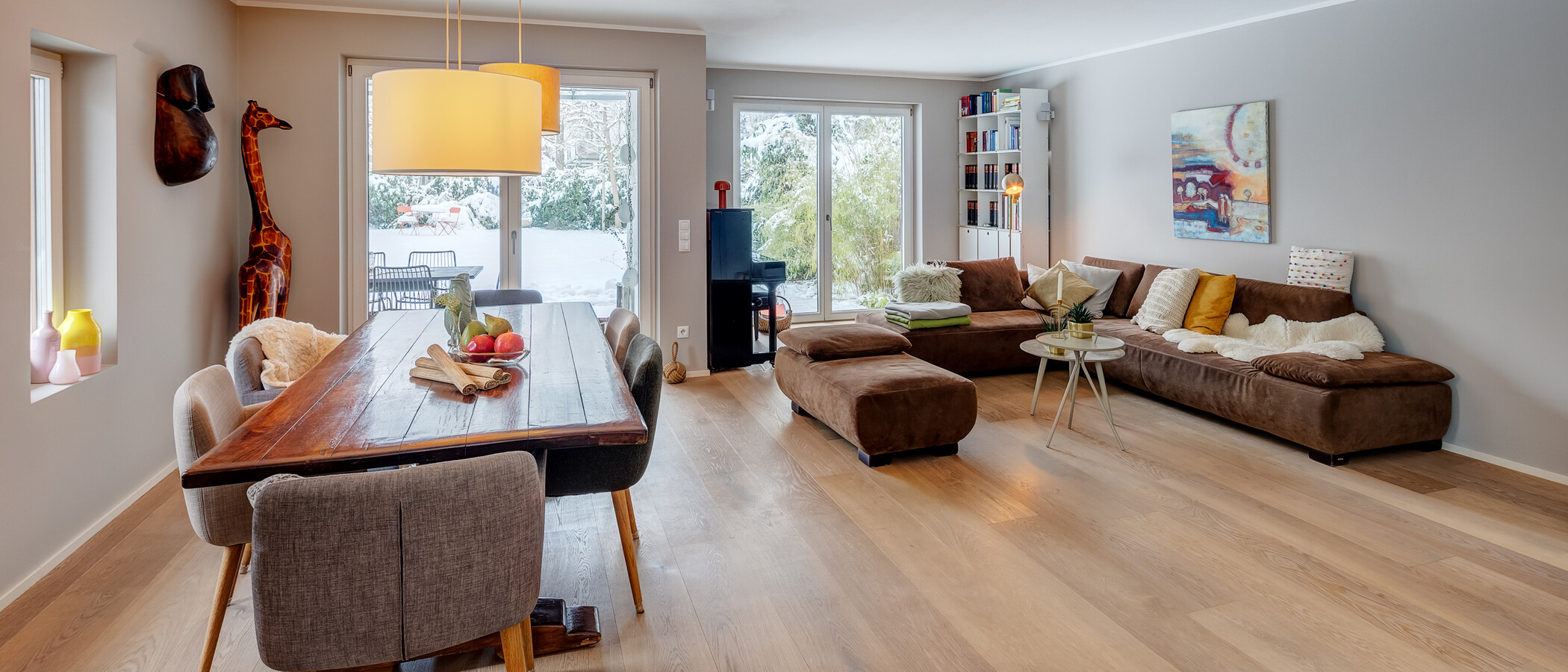 セミ・デタッチド・ハウス（一戸建てを二つに分けた家屋） München Solln 02 リビングエリア 13810